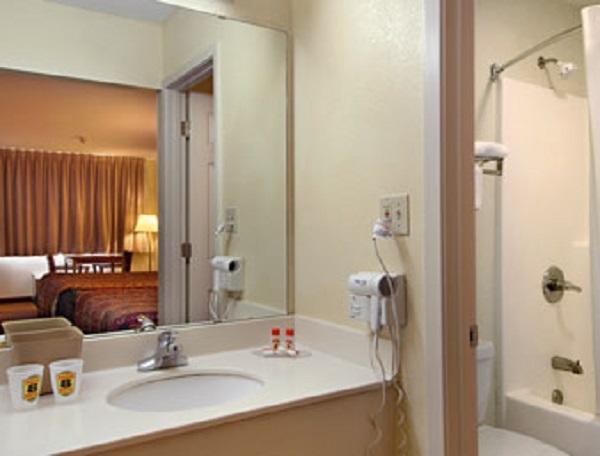 Super 8 By Wyndham Breaux Bridge Motel Quarto foto